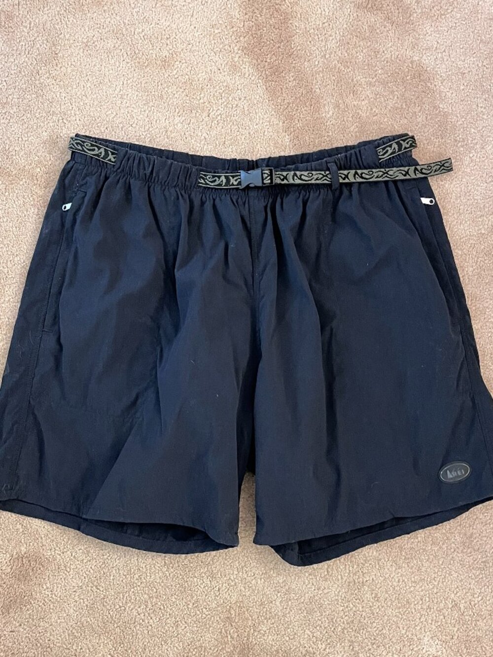REI Men's Black Mountain Biking Shorts Size XL Lined Padded Chamois Pockets